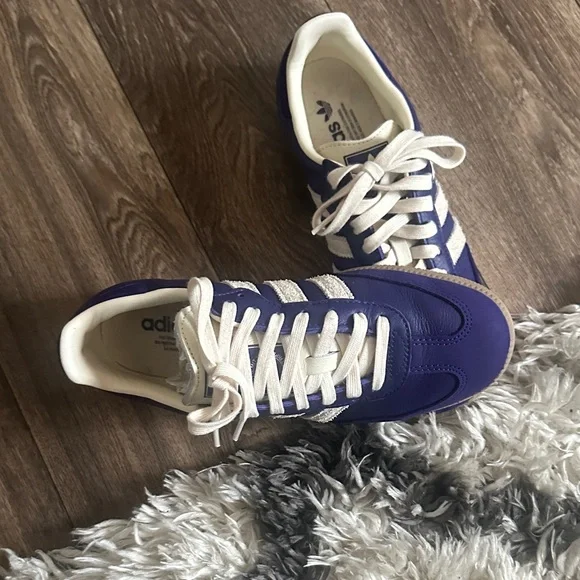 Adidas Classic Purple and Cream Shoes - Picture 3 of 5